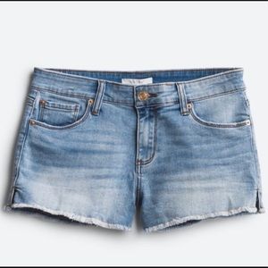 STS Blue Aubrey Mid Rise blue stretch denim shorts frayed hem size 32